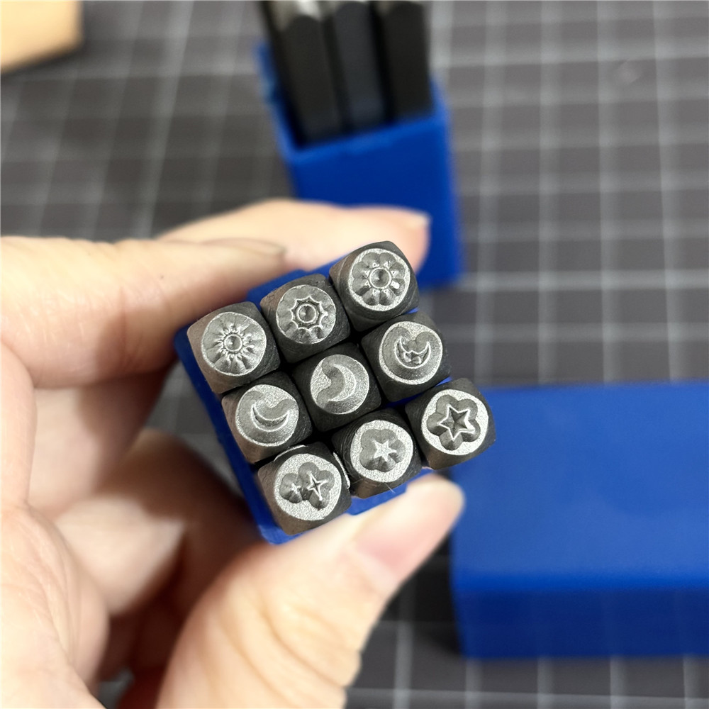 Jolie çon d'Estampage en Cuir  - Leatherwork Punching Tool avis et prix